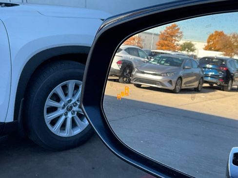 Used 2025 Toyota Grand Highlander FWD image 21