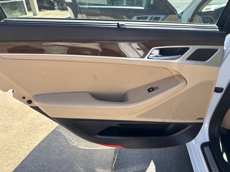 Used 2015 Hyundai Genesis 3.8 w/ Option Group 02 RWD image 16