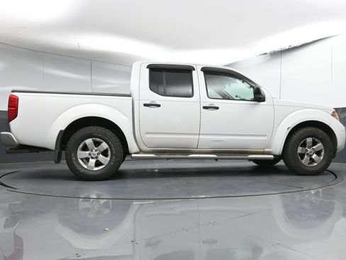 Used 2012 Nissan Frontier SV image 21