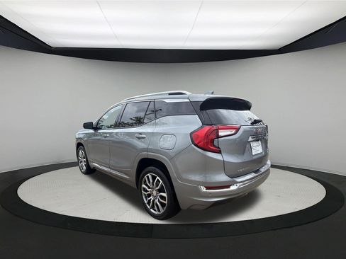 Used 2024 GMC Terrain Denali w/ Denali Premium Package AWD/4WD image 5