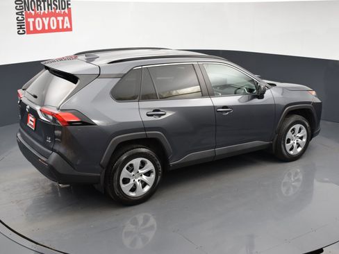 Used 2021 Toyota RAV4 LE image 19