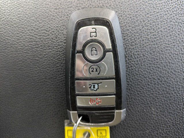 Used 2024 Ford Expedition XLT AWD/4WD image 32