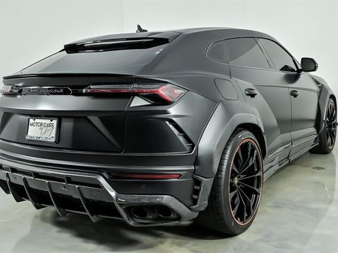 Used 2022 Lamborghini Urus AWD/4WD image 9