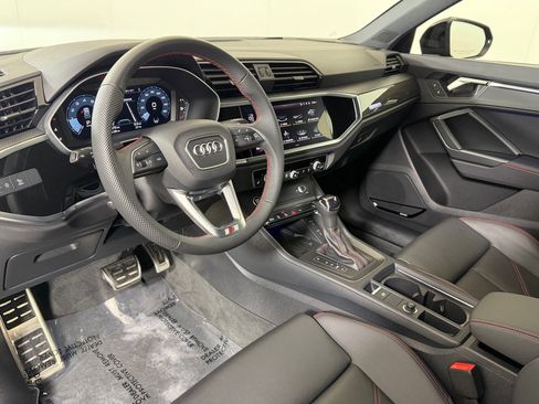 Used 2025 Audi Q3 2.0T Premium Plus w/ Premium Plus Package AWD/4WD image 4