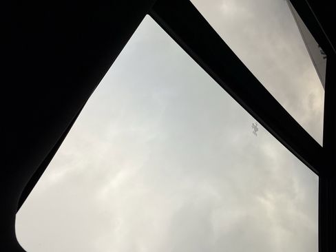 Used 2022 Ford F250 Lariat w/ Black Appearance Package image 31