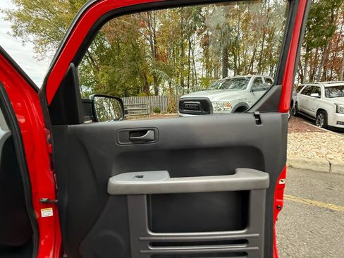 Used 2005 Honda Element EX image 27