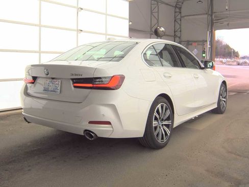 Used 2025 BMW 330i xDrive Sedan image 3