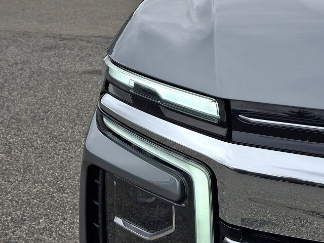 Used 2026 Chevrolet Suburban Premier AWD/4WD image 29