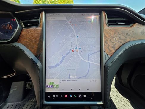 Used 2018 Tesla Model X 100D AWD/4WD image 19