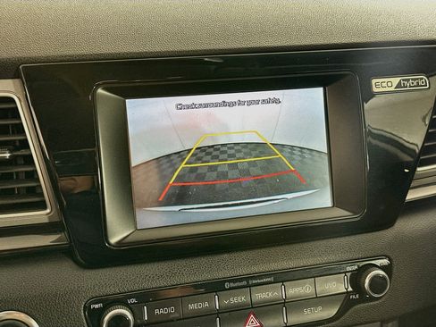 Used 2018 Kia Niro EX FWD image 22