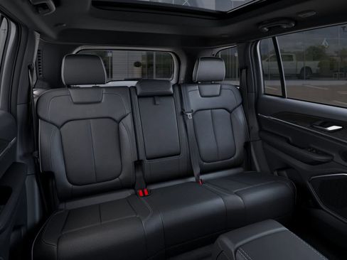 New 2026 Jeep Grand Cherokee Limited Reserve image 15