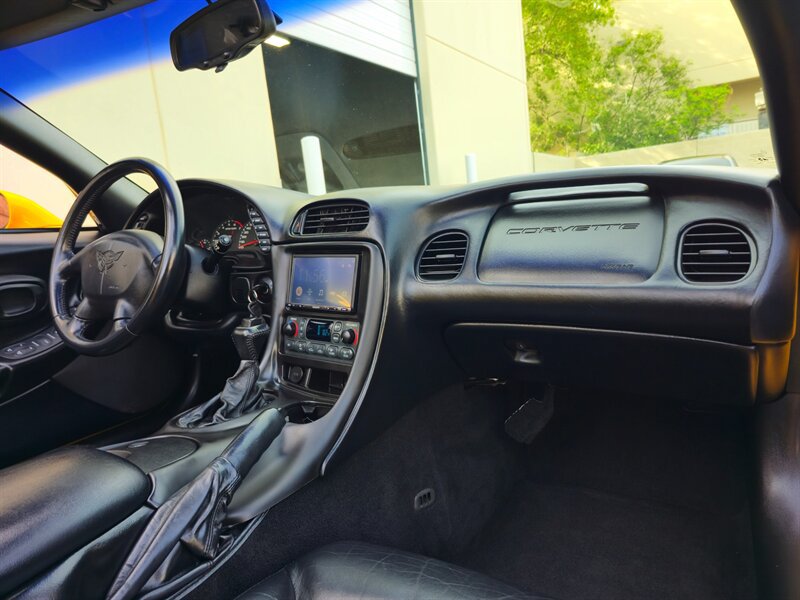 Used 2000 Chevrolet Corvette Convertible w/ Memory Pkg RWD image 29