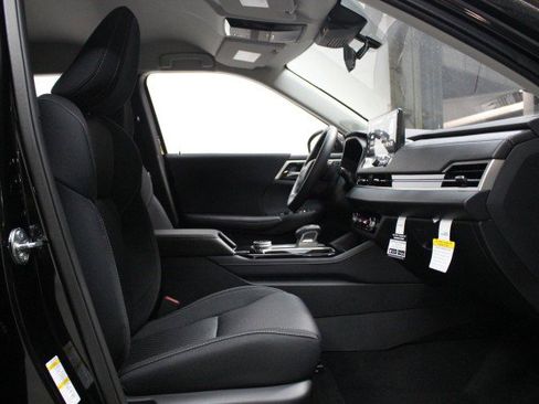 New 2025 Mitsubishi Outlander ES image 18