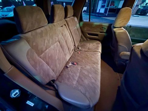 Used 2004 Honda CR-V EX image 10