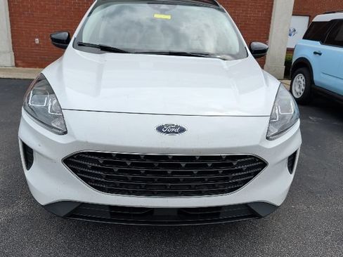 Used 2022 Ford Escape SE w/ SE Sport Appearance Package AWD/4WD image 11