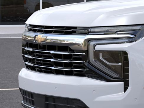 New 2026 Chevrolet Suburban LT w/ Comfort Package AWD/4WD image 34