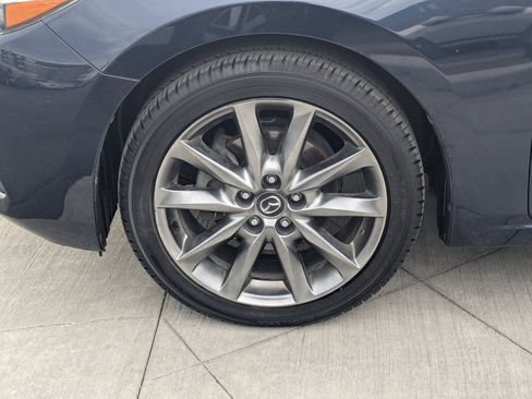 Used 2018 MAZDA MAZDA3 Touring image 12