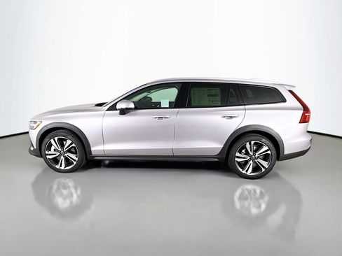 New 2026 Volvo V60 B5 Cross Country Plus w/ Climate Package image 4