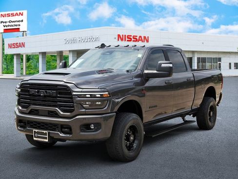 Used 2025 RAM 2500 Laramie w/ Night Edition AWD/4WD image 2