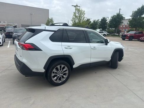 Used 2023 Toyota RAV4 XLE Premium image 3