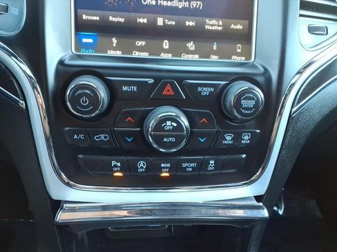 Used 2018 Jeep Grand Cherokee Limited image 23