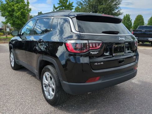 Used 2025 Jeep Compass Latitude AWD/4WD image 4