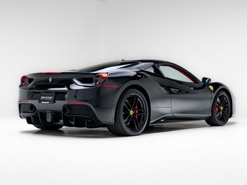 Used 2019 Ferrari 488 GTB RWD image 24