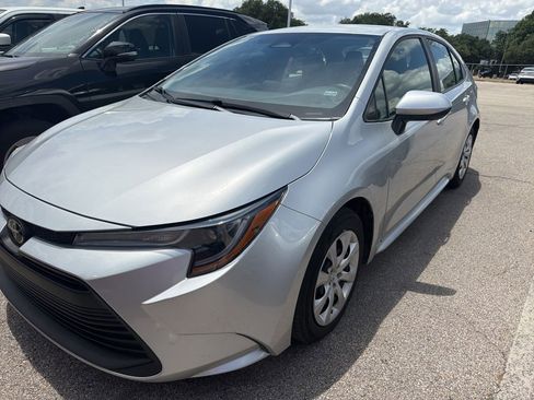 Used 2025 Toyota Corolla LE FWD image 1