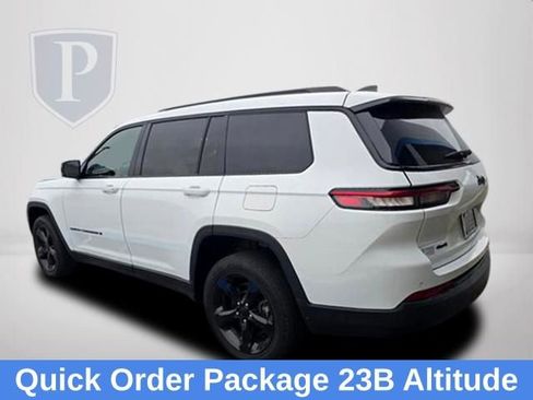 Used 2023 Jeep Grand Cherokee L Laredo AWD/4WD image 9
