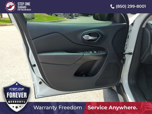 Used 2022 Jeep Cherokee Trailhawk w/ Sound & Nav Group AWD/4WD image 18