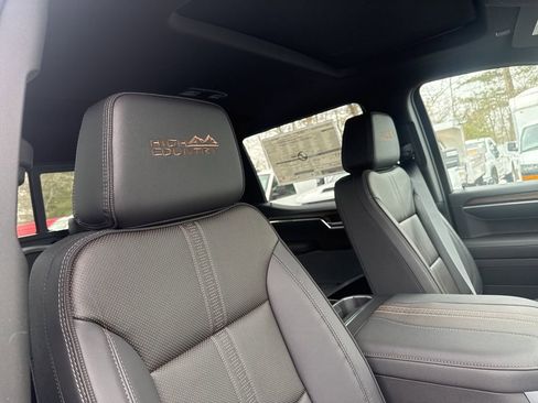 New 2026 Chevrolet Silverado 1500 High Country w/ Midnight Edition image 22