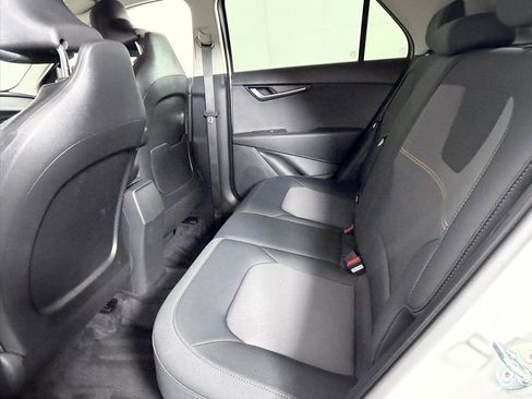 Used 2025 Kia Niro LX image 24