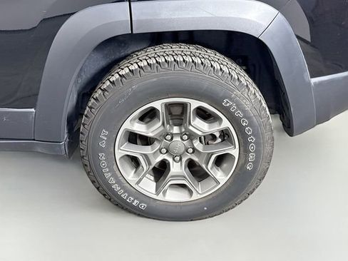 Used 2022 Jeep Cherokee Trailhawk w/ Premium Leather Package image 44