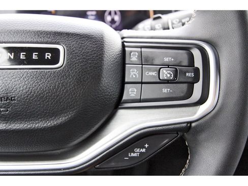 Used 2024 Jeep Wagoneer Series II AWD/4WD image 22