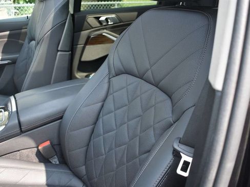 Used 2025 BMW X7 xDrive40i AWD/4WD image 10