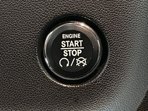 Used 2010 Dodge Challenger R/T RWD image 76