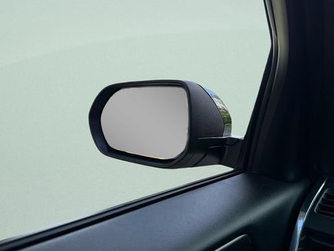 Used 2025 GMC Acadia Elevation FWD image 9