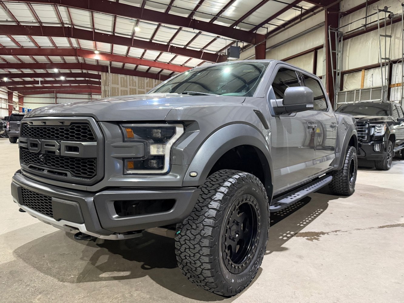 Used 2018 Ford F150 Raptor w/ Equipment Group 802A Luxury AWD/4WD image 9