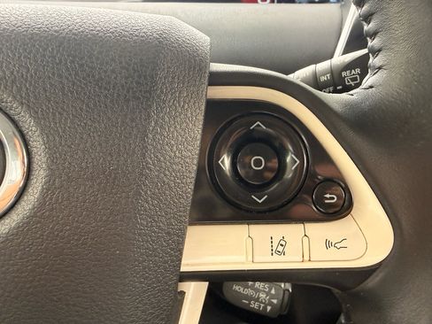 Used 2017 Toyota Prius Three Touring FWD image 16