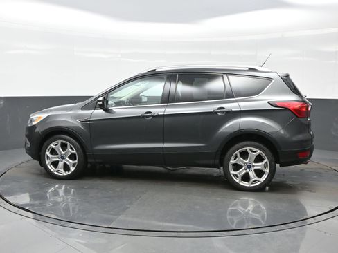 Used 2019 Ford Escape Titanium image 3