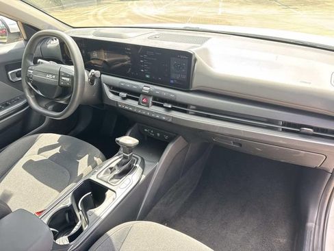 Used 2025 Kia K4 FWD image 18