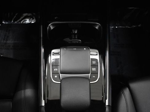 Used 2020 Mercedes-Benz GLB 250 4MATIC image 32