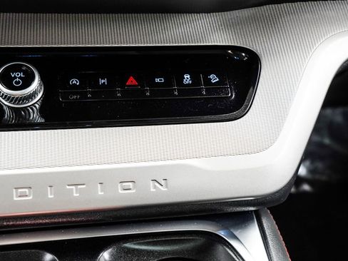 Used 2025 Ford Expedition Active AWD/4WD image 30