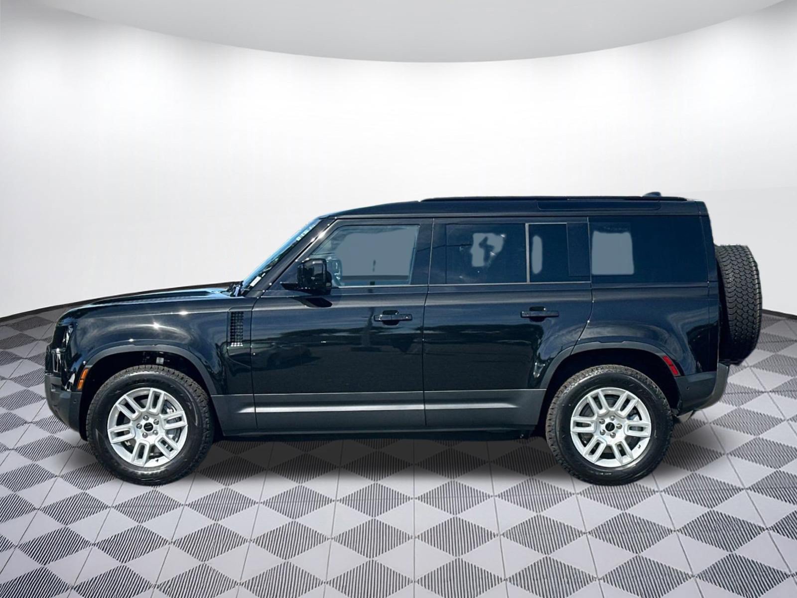 New 2026 Land Rover Defender 110 S AWD/4WD image 2