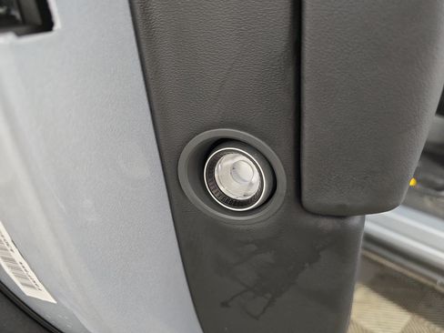 Used 2024 Rivian R1T Adventure AWD/4WD image 30