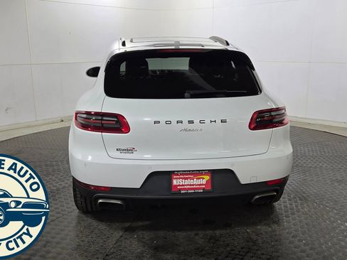 Used 2018 Porsche Macan AWD/4WD image 6