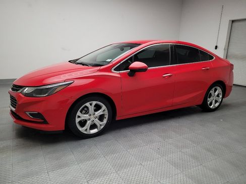 Used 2017 Chevrolet Cruze Premier image 2