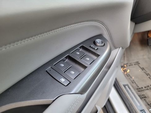 Used 2012 Cadillac SRX Luxury image 26