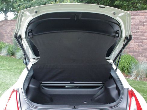 Used 2009 Nissan 370Z Touring RWD image 38