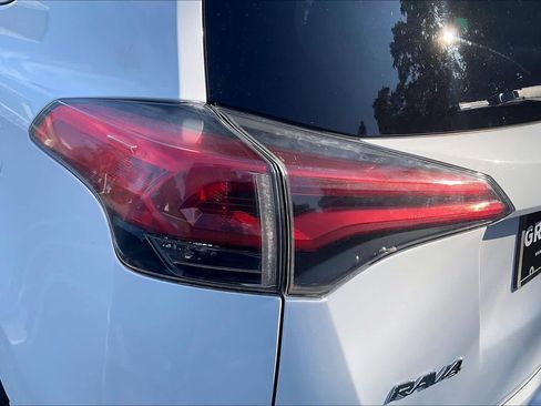 Used 2016 Toyota RAV4 XLE AWD/4WD image 27
